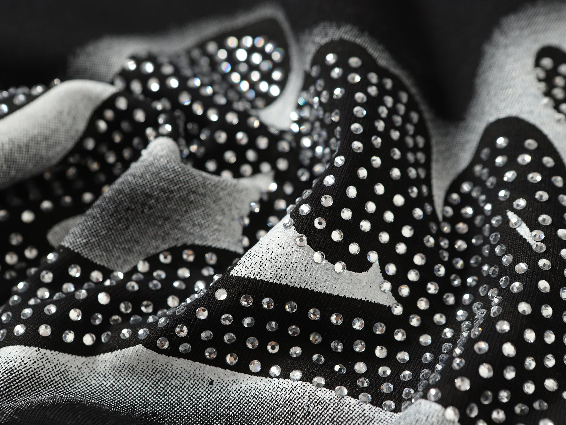 MIXED EMOTION Cherub Graphic T-Shirt — detail