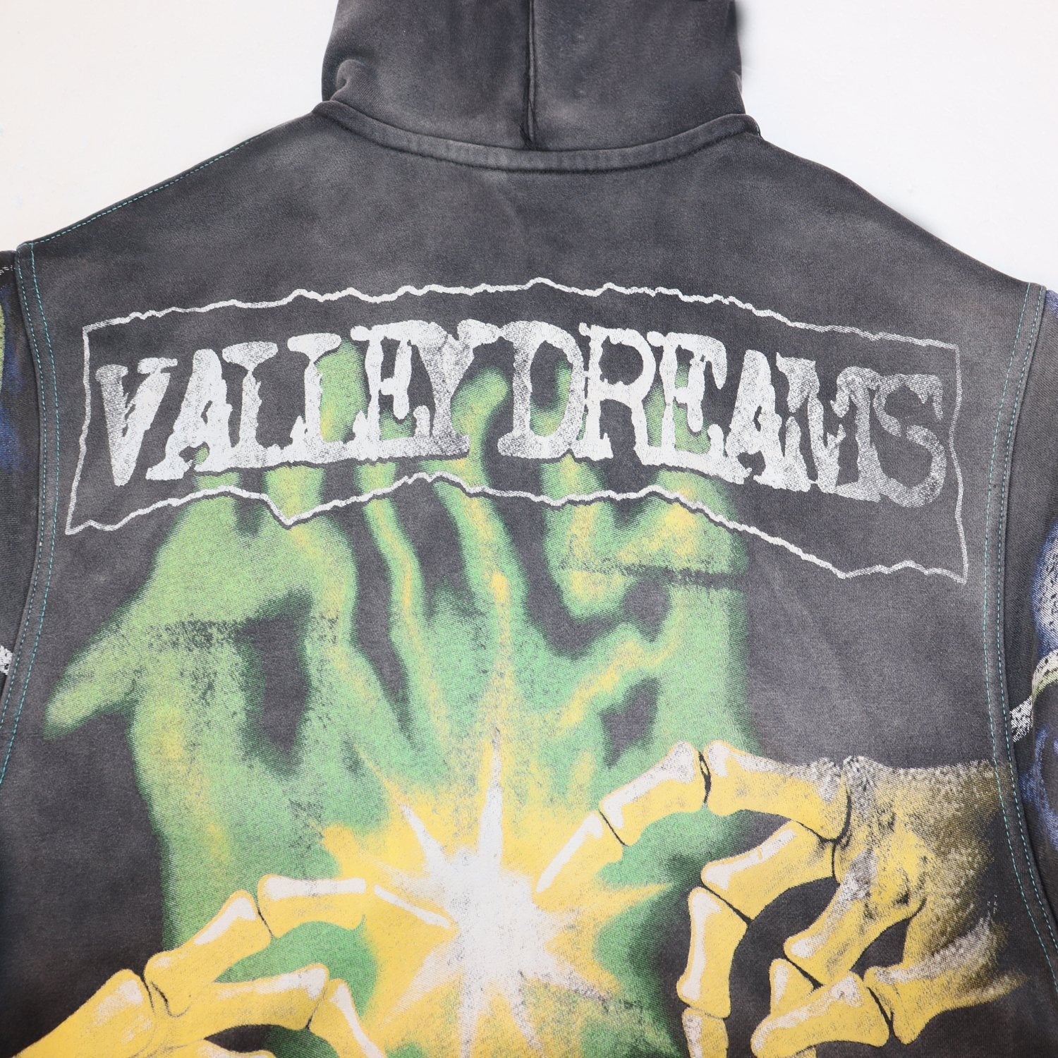 VALE USA Valley Dreams Skull Graphic Zip Hoodie — detail