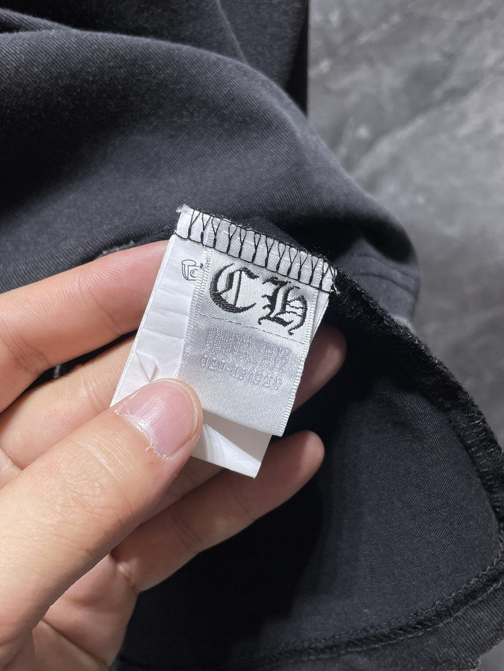 Chrome Hearts Colorful Horseshoe Cross Graphic T-Shirt — neck_label