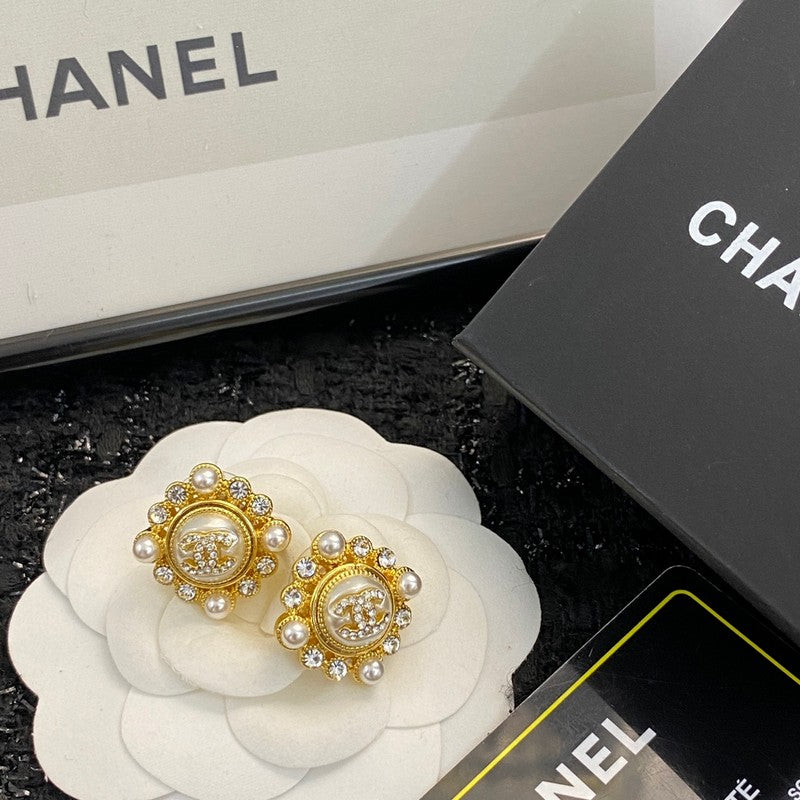 Chanel Pearls 18K Gold Earrings