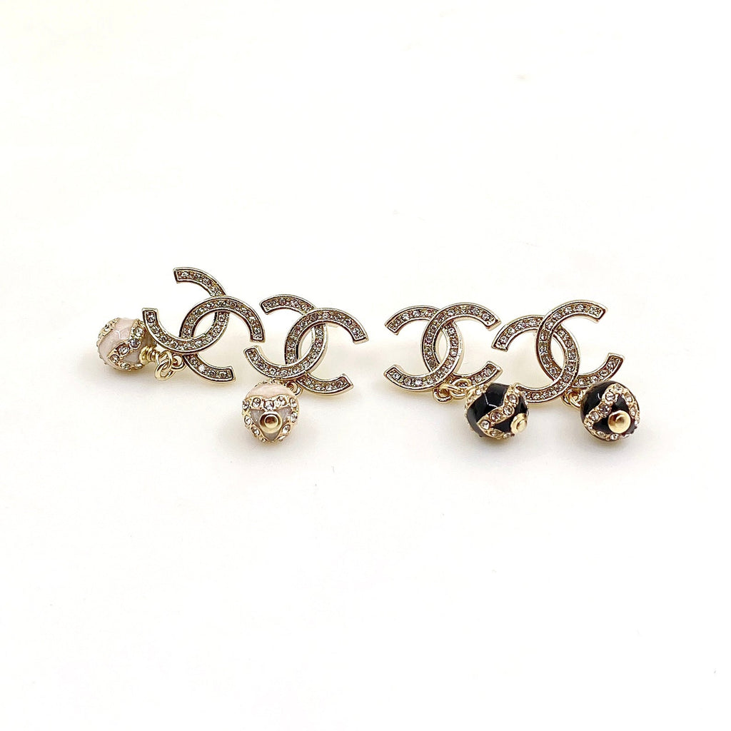 Chanel Pearl Pendant 18K Gold Earrings