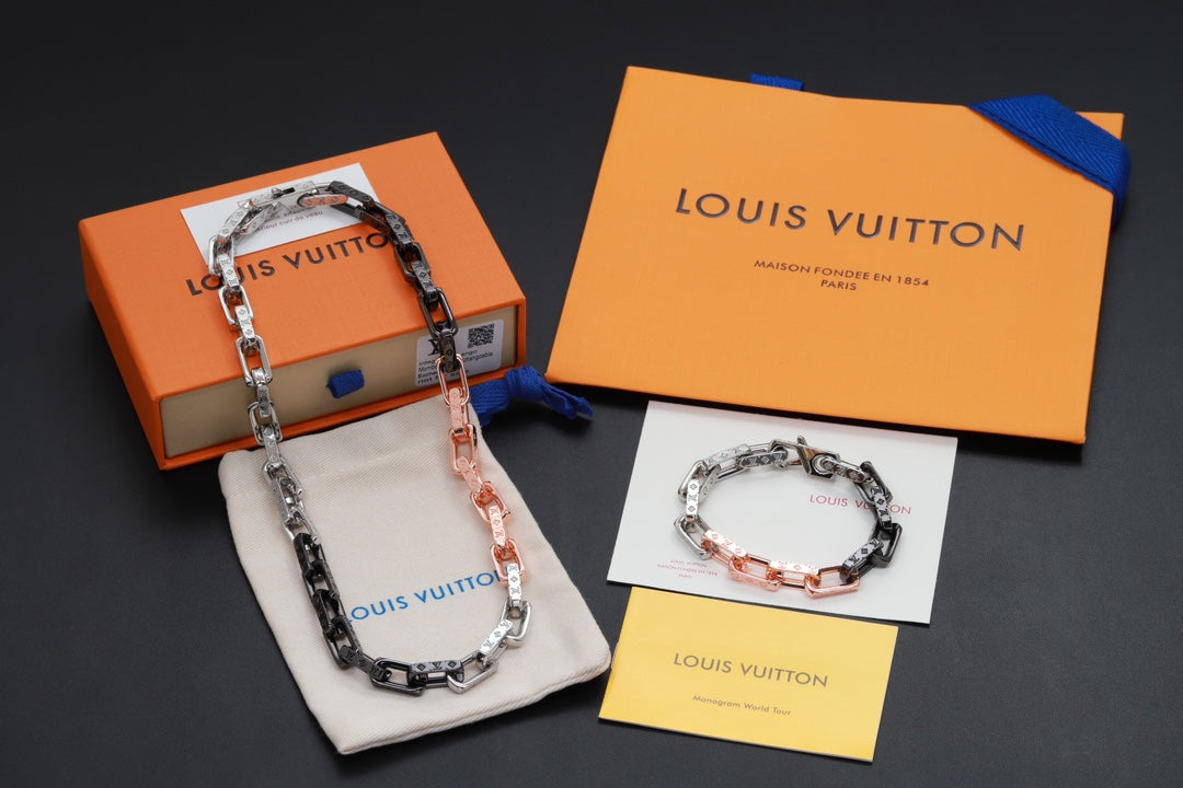 Louis Vuitton Monogram Chain 18K Gold Bracelet