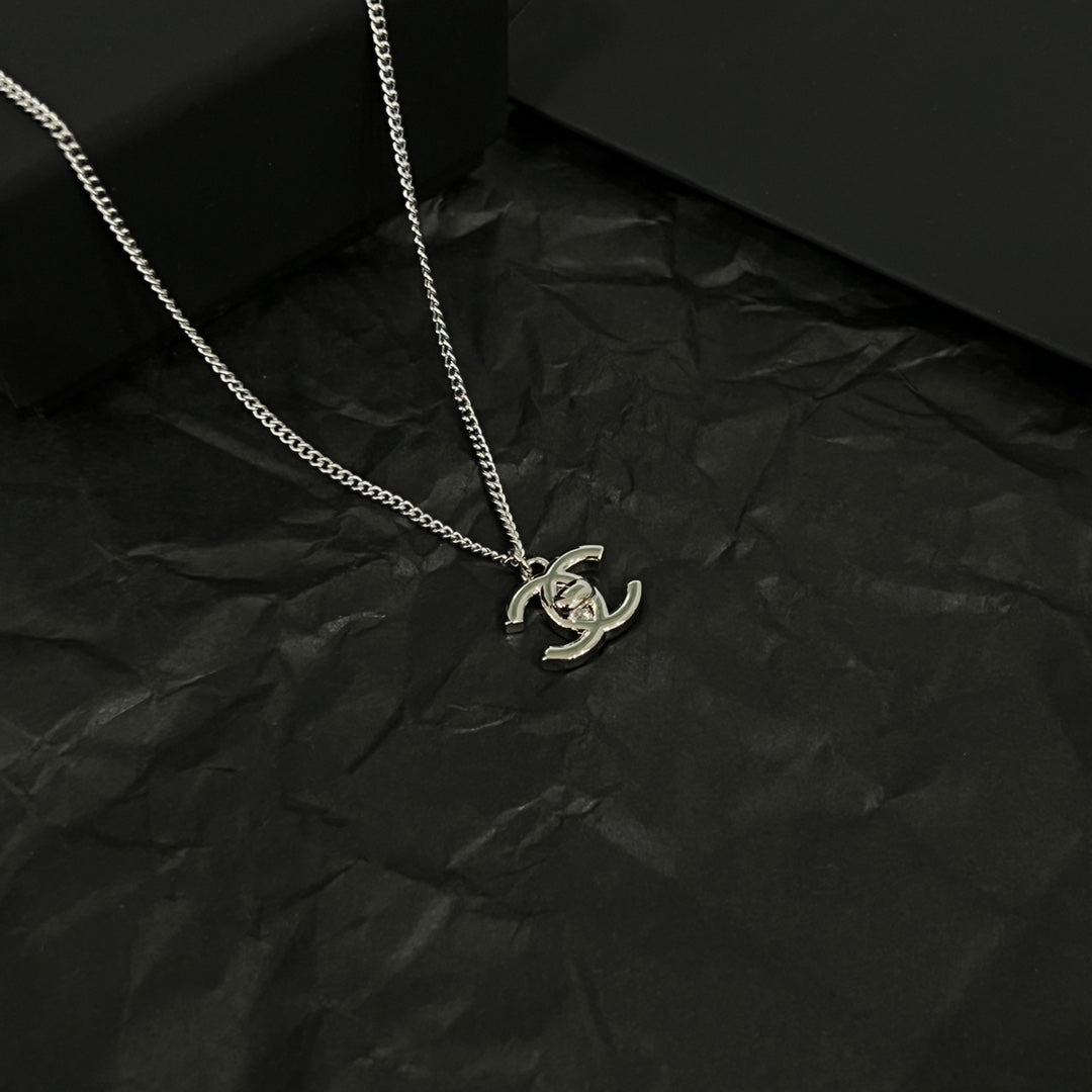 Chanel Vintage 18K Gold Necklace