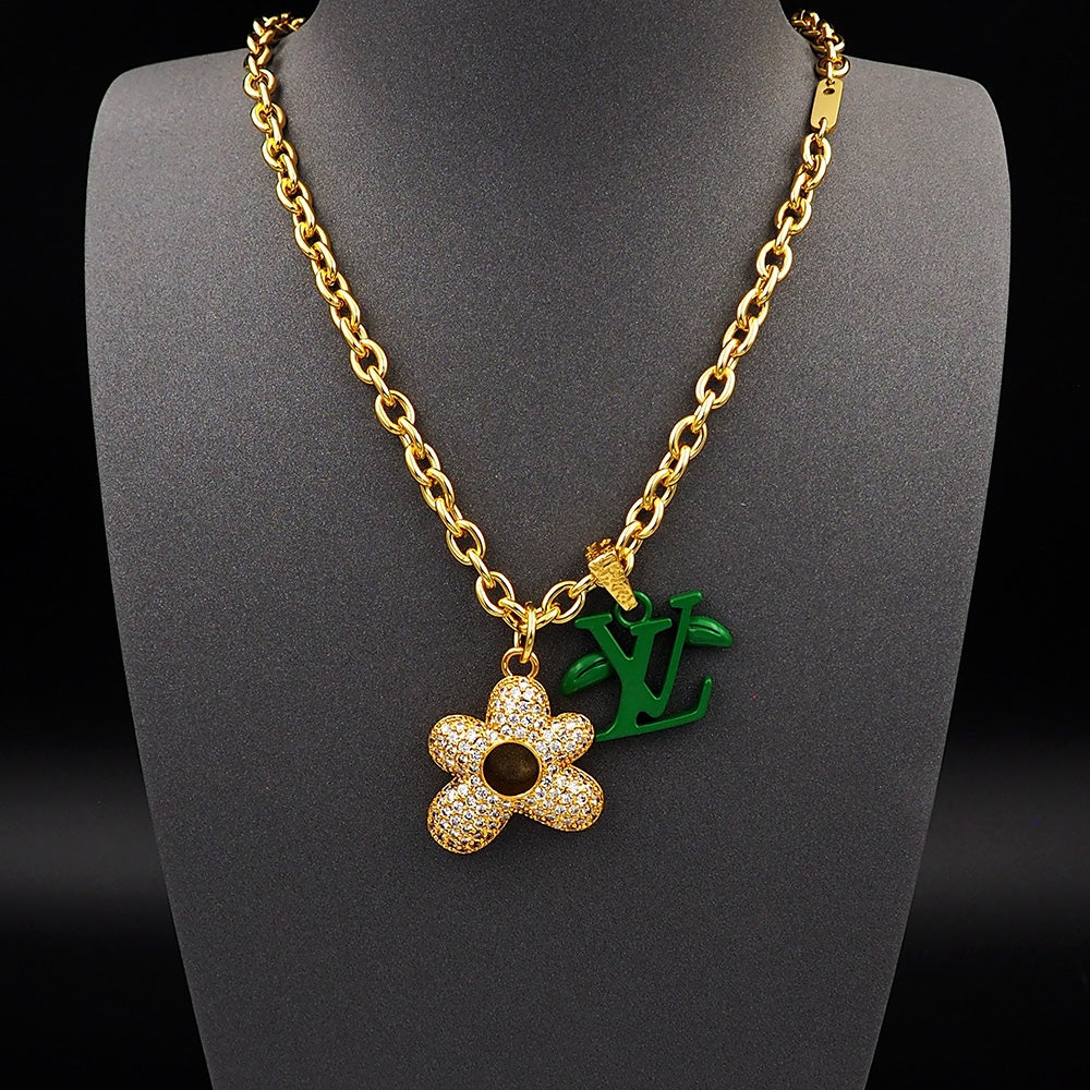Louis Vuitton Blooming Pendant 18K Gold Necklace